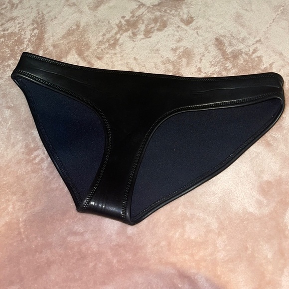 Triangl bathing swim bottoms black Large - Picture 3 of 6